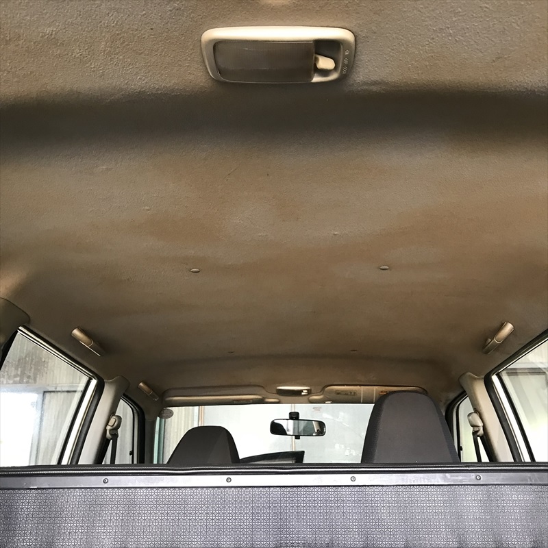 ライトバンのトヨタプロボックスの酷い煙草ヤニ汚れ車内を 綺麗にクリーニング 千葉県の車内クリーニングなら当店へ トータルリペアイーサン